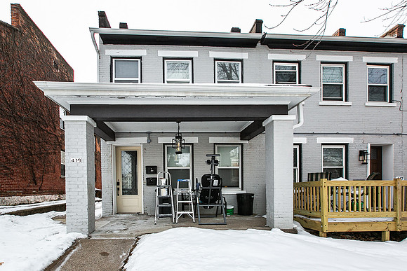439 SUMMIT001