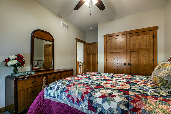 822 7TH ST SW031