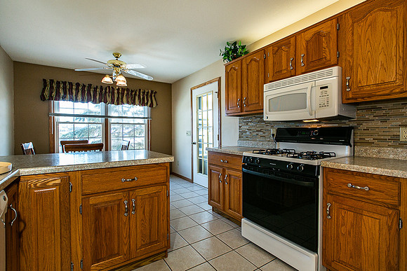 3274 LAKE RIDGE012