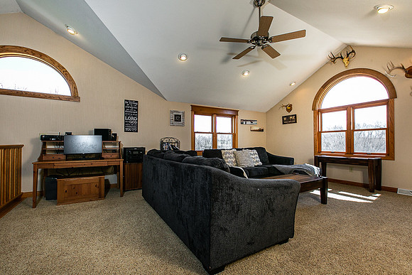 601 7TH AVE SW032
