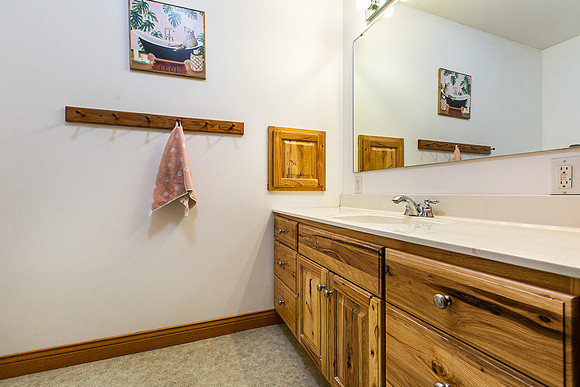601 7TH AVE SW040