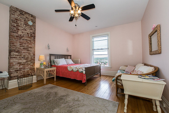1095 GROVE TERRACE014