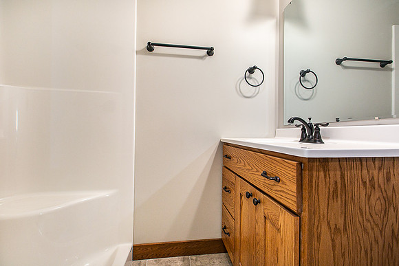 822 7TH ST SW043