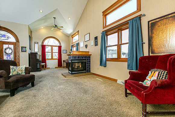 601 7TH AVE SW006