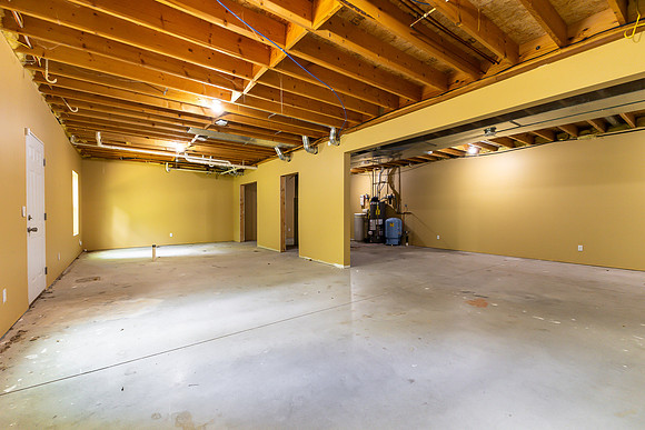 3881 SANDY HOOK RD038