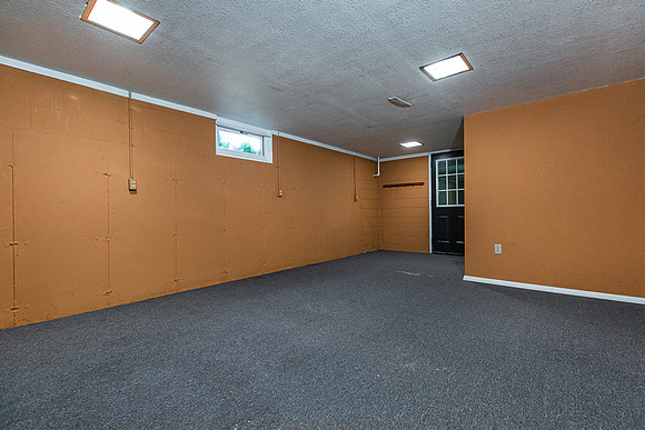 2222 WOODLAWN037