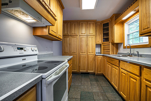 8A285 MADISON CT_015
