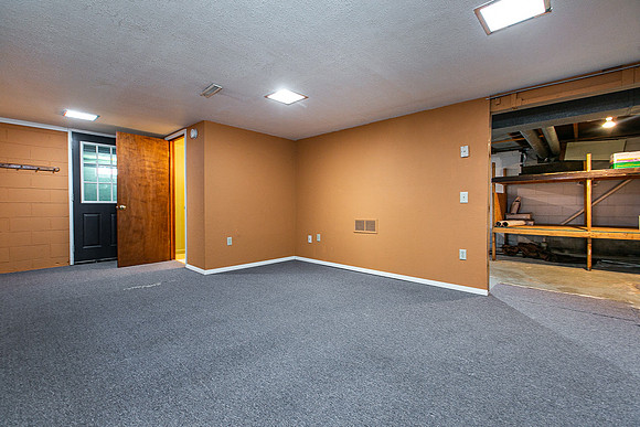 2222 WOODLAWN034