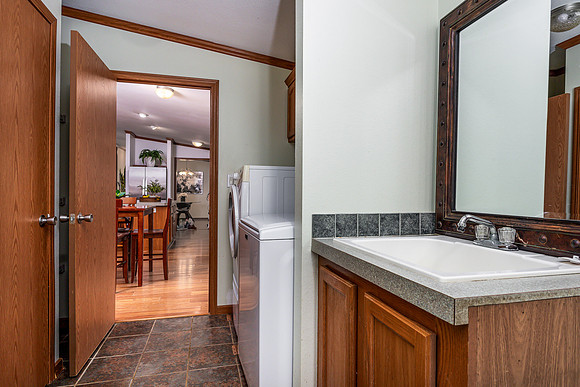 3881 SANDY HOOK RD018