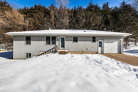 1364 BLUFF RD001