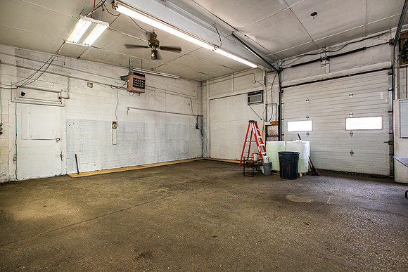 315 N MAIN008
