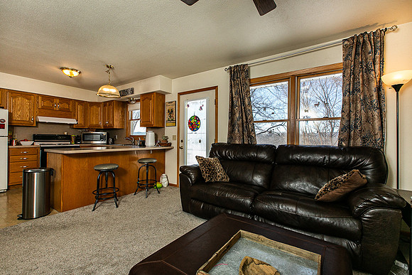 1364 BLUFF RD014
