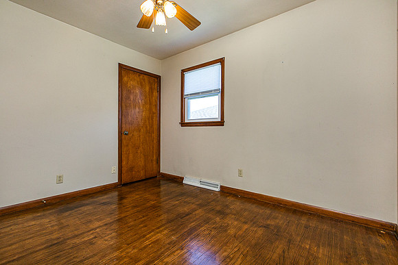 2222 WOODLAWN023