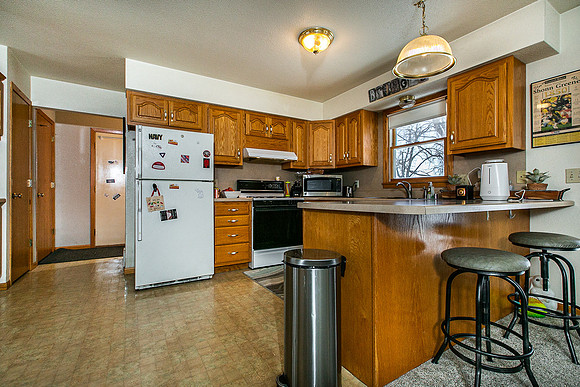 1364 BLUFF RD015