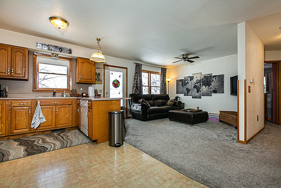 1364 BLUFF RD013