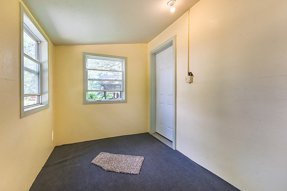 3881 SANDY HOOK RD043