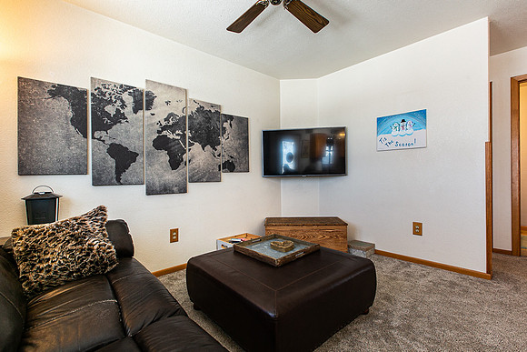 1364 BLUFF RD004