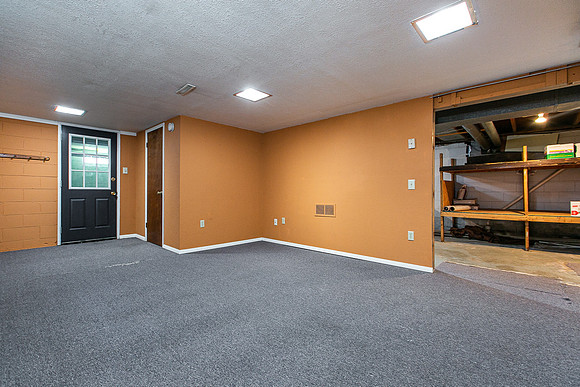 2222 WOODLAWN032