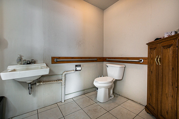 315 N MAIN007