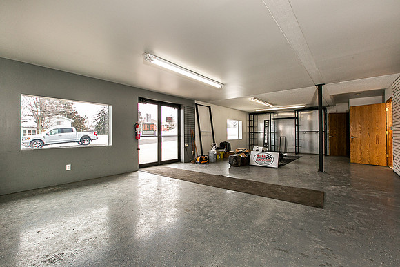 315 N MAIN003