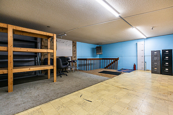 315 N MAIN023