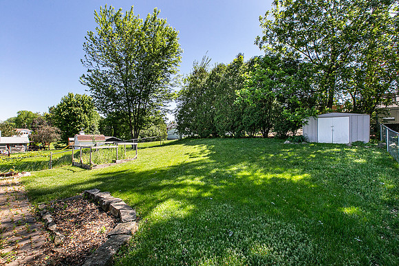 2222 WOODLAWN039