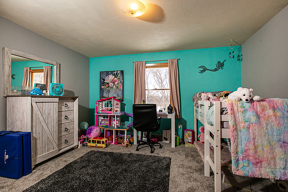 1364 BLUFF RD019