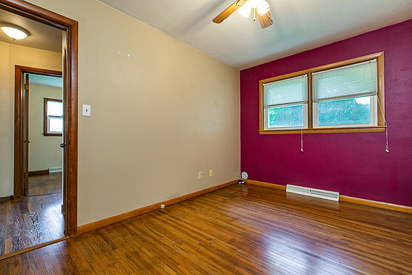 2222 WOODLAWN024