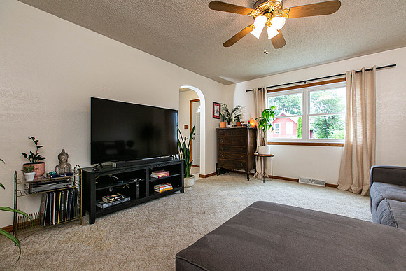 1381 WEST 5TH005