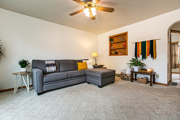1381 WEST 5TH003