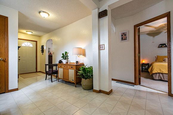 1381 WEST 5TH011