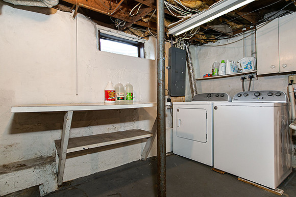 1381 WEST 5TH021