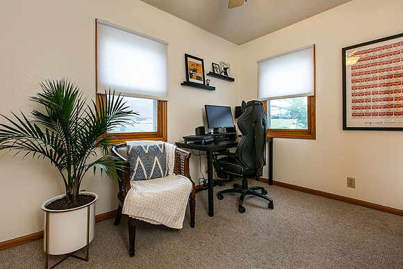 1381 WEST 5TH022