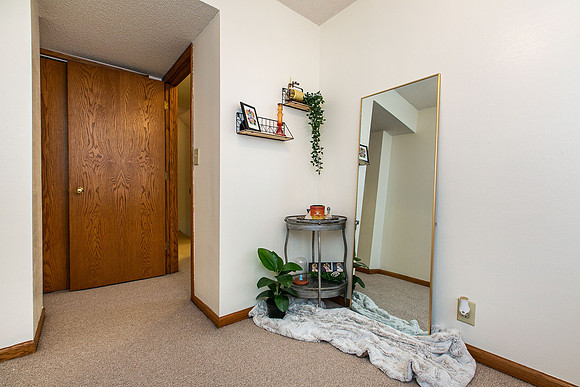 1381 WEST 5TH026