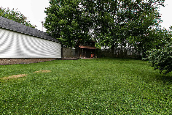 1381 WEST 5TH031