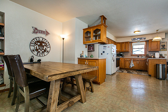 1364 BLUFF RD009
