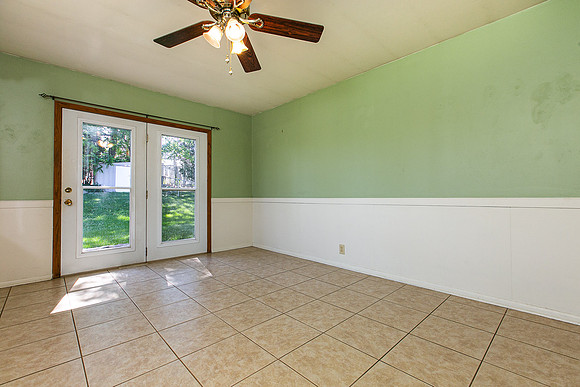 2222 WOODLAWN014