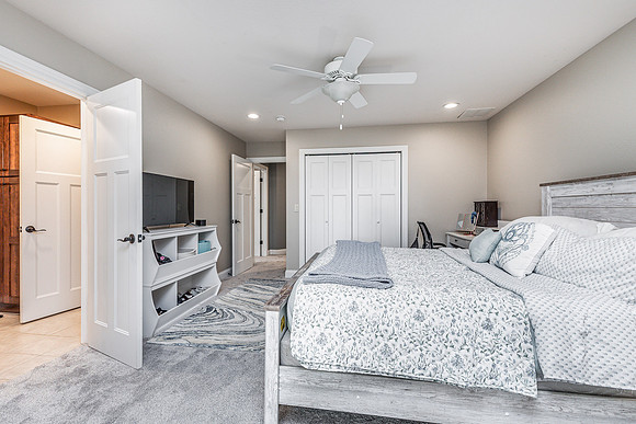 12146 WHISPERING MEADOWS038