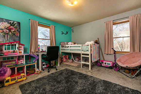 1364 BLUFF RD018