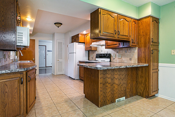 2222 WOODLAWN016