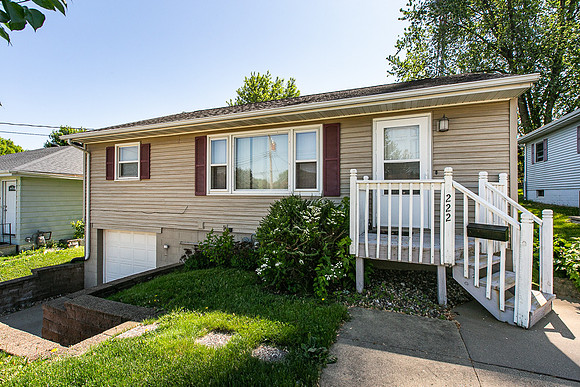 2222 WOODLAWN001