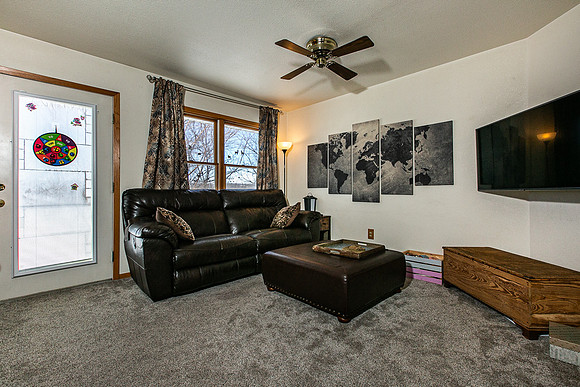 1364 BLUFF RD002
