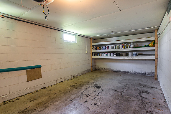 2222 WOODLAWN038