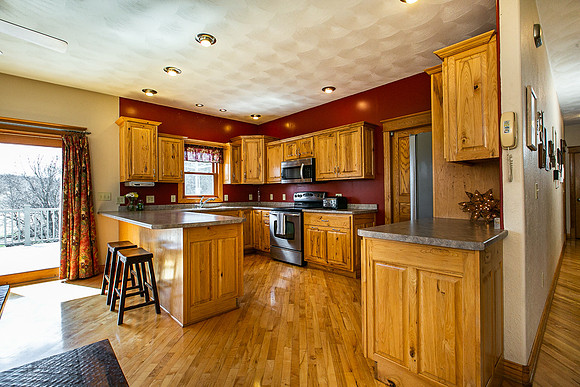 601 7TH AVE SW008