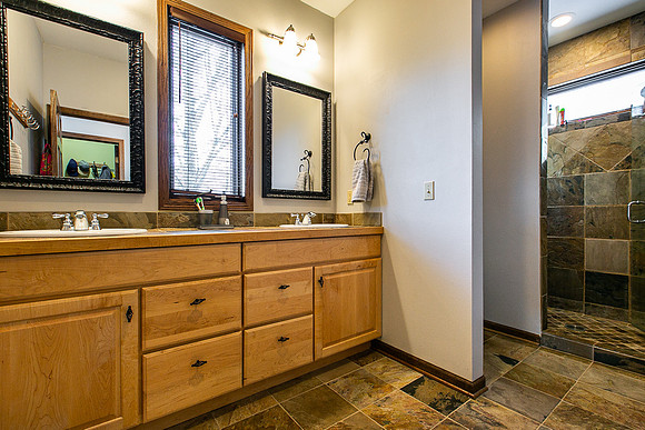 3 POND CT027