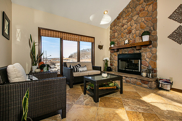3 POND CT024