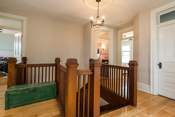 1095 GROVE TERRACE013