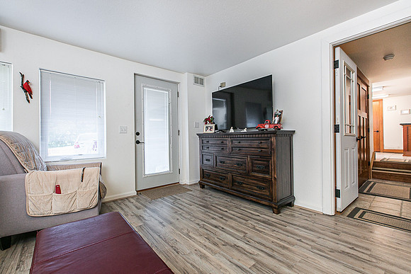 4757 N HAMMER RD045