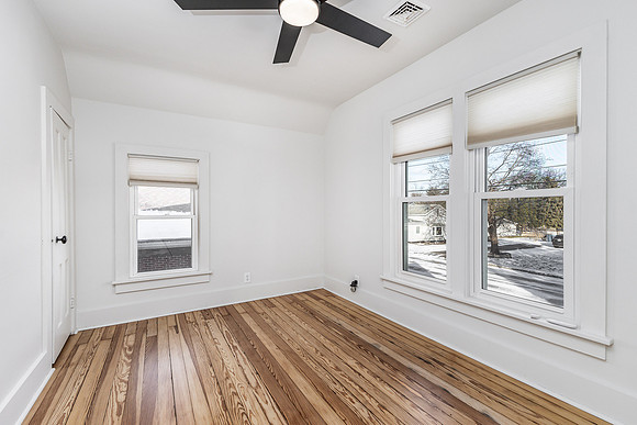 616 ELK ST 022