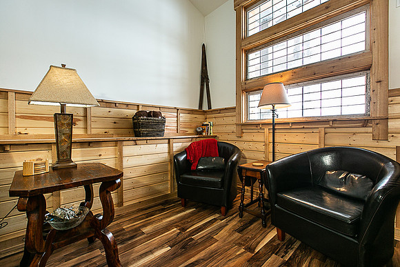 THE LODGE WEB018